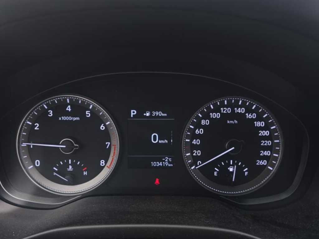 HYUNDAI Grandeur - Vista 5