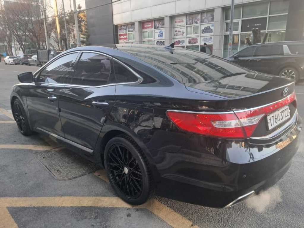 HYUNDAI Grandeur - Vista 5