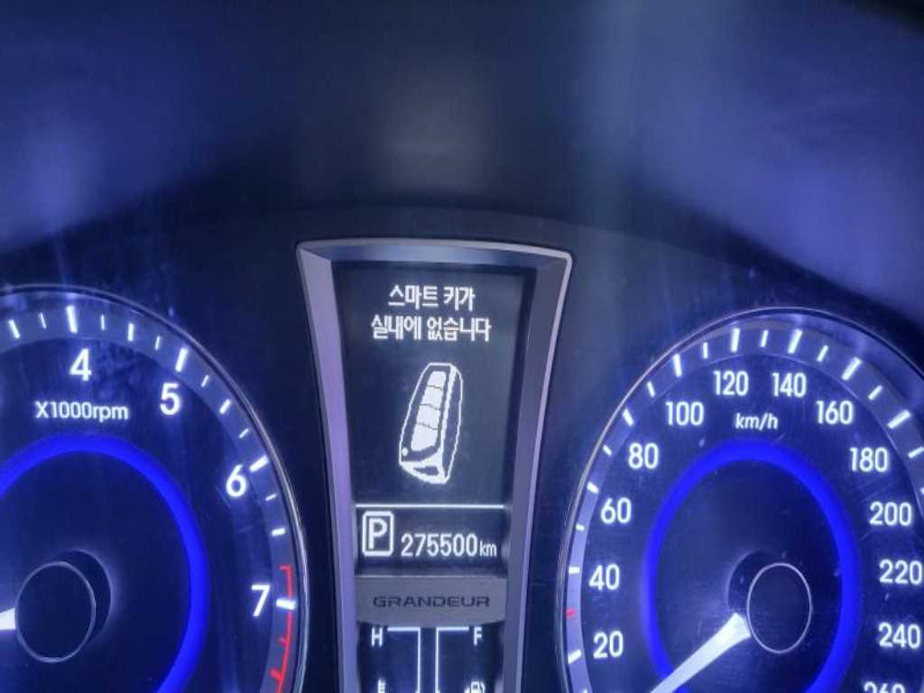 HYUNDAI Grandeur - Vista 11