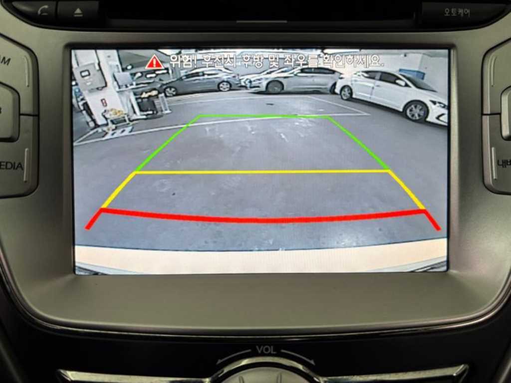 HYUNDAI Avante - Vista 11