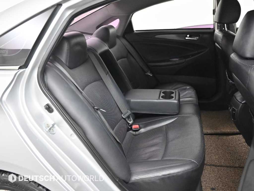 HYUNDAI Sonata - Vista 12