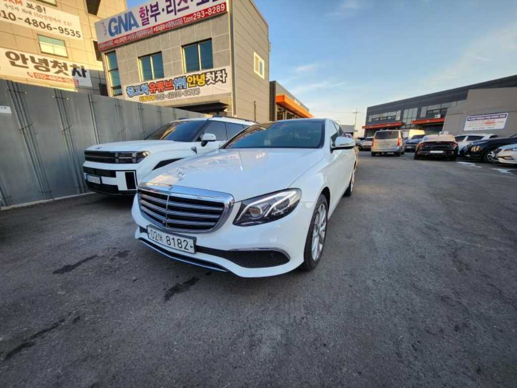 Mercedes Benz E class - Vista 2