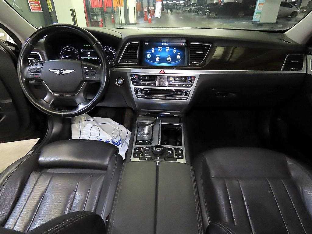 Genesis G80 - Vista 10