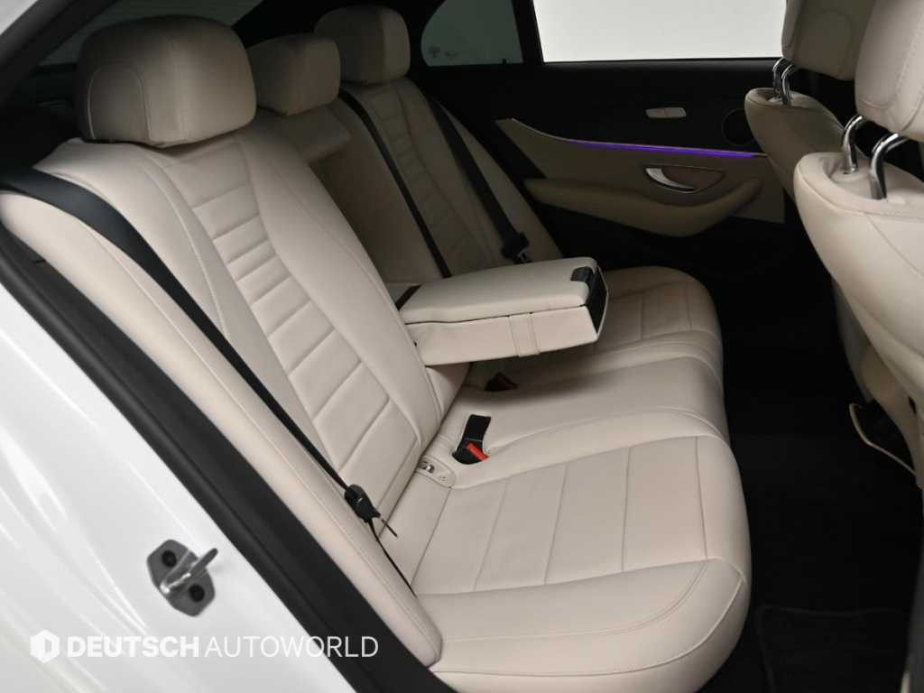 Mercedes Benz E class - Vista 12