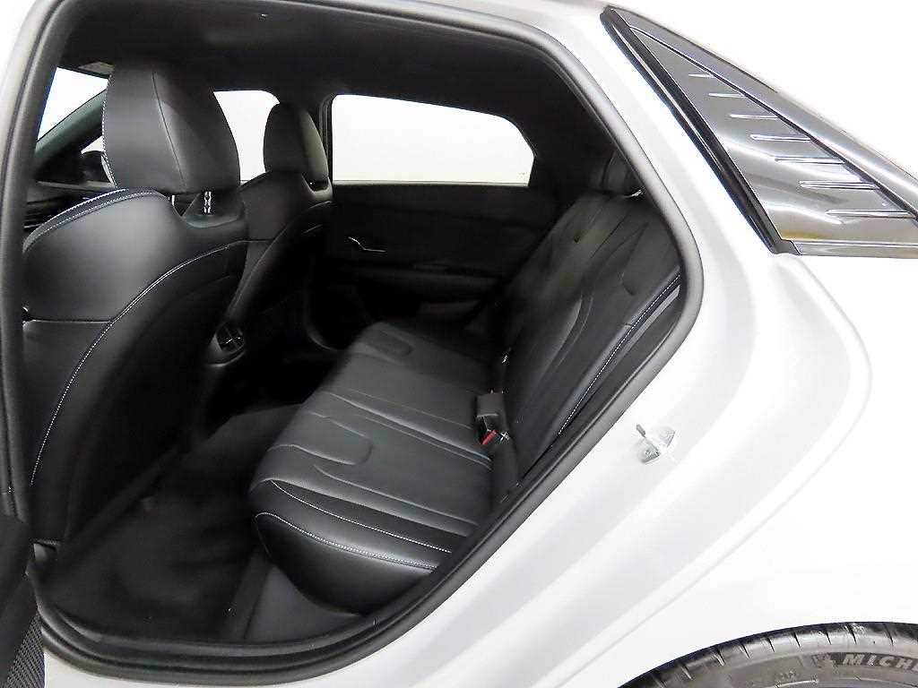 HYUNDAI Avante - Vista 6