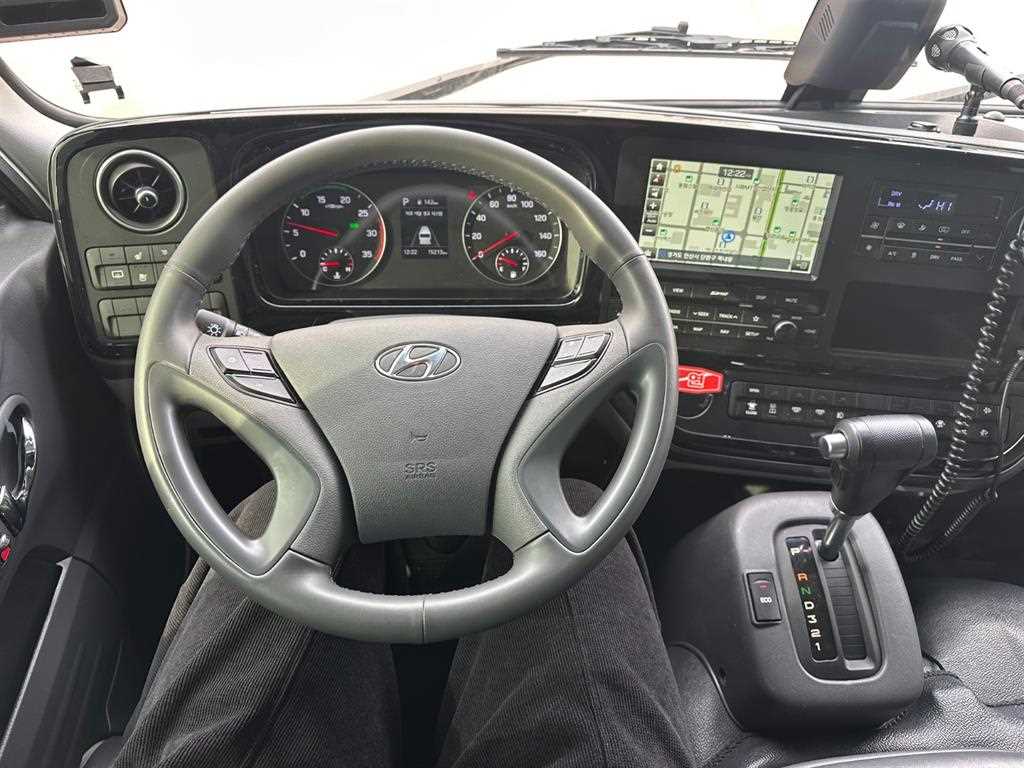 medium and large bus Hyundai bus 2025 the color of pearl - Importación desde Corea - HF Imports Iquique - Foto 13