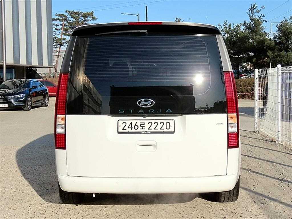 HYUNDAI Staria - Vista 4