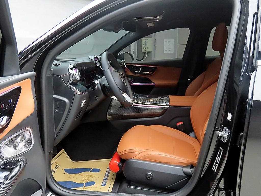 Mercedes Benz GLC Class - Vista 5