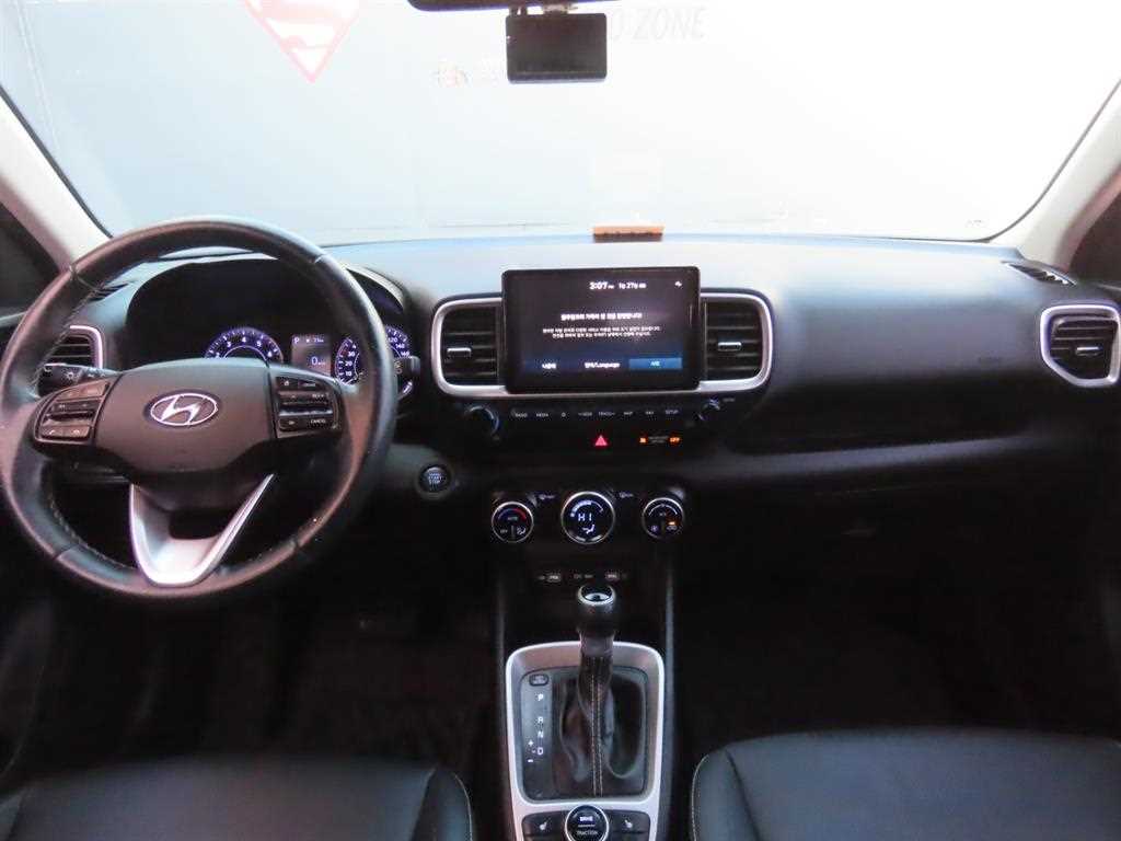 HYUNDAI Venue - Vista 7