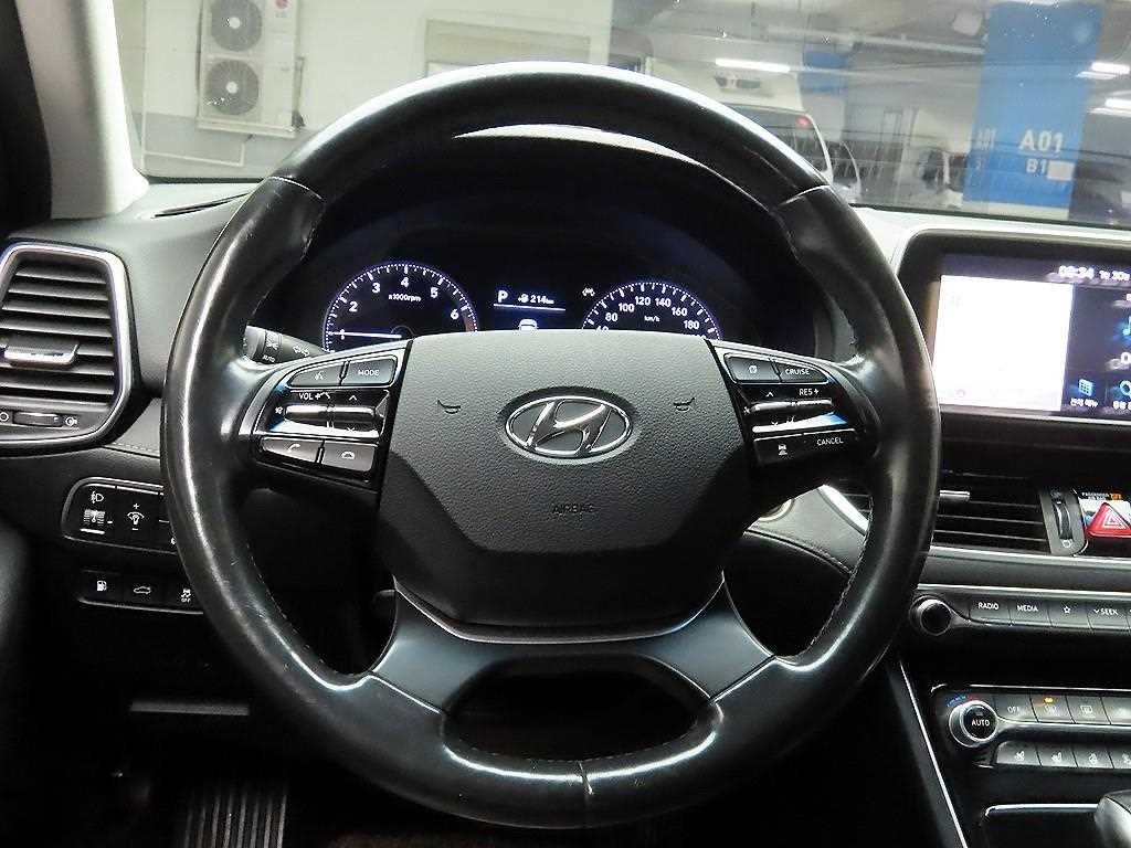 HYUNDAI Grandeur - Vista 7