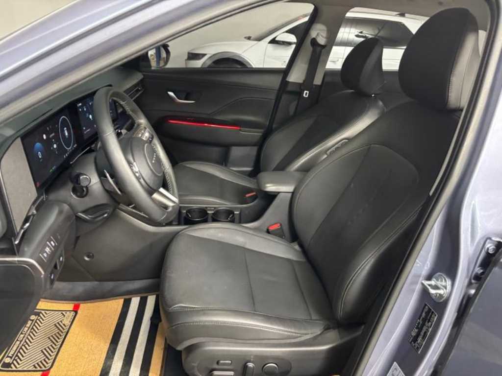 HYUNDAI Kona - Vista 7