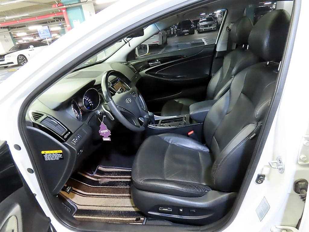 HYUNDAI Sonata - Vista 6