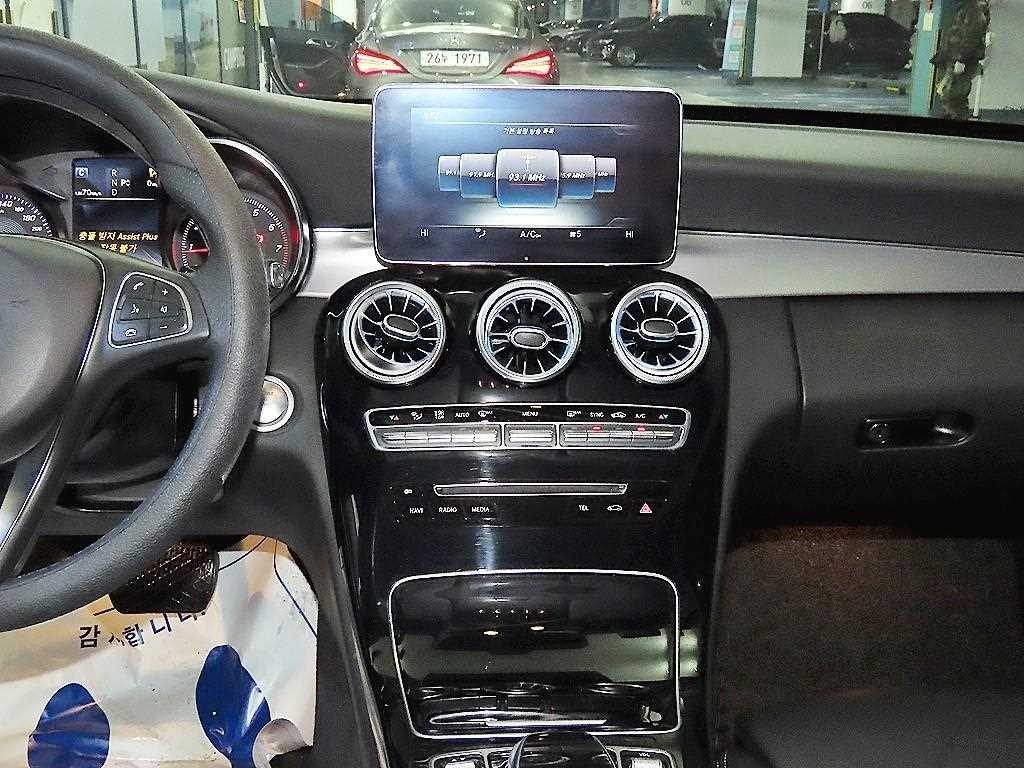 Mercedes Benz C Class - Vista 11