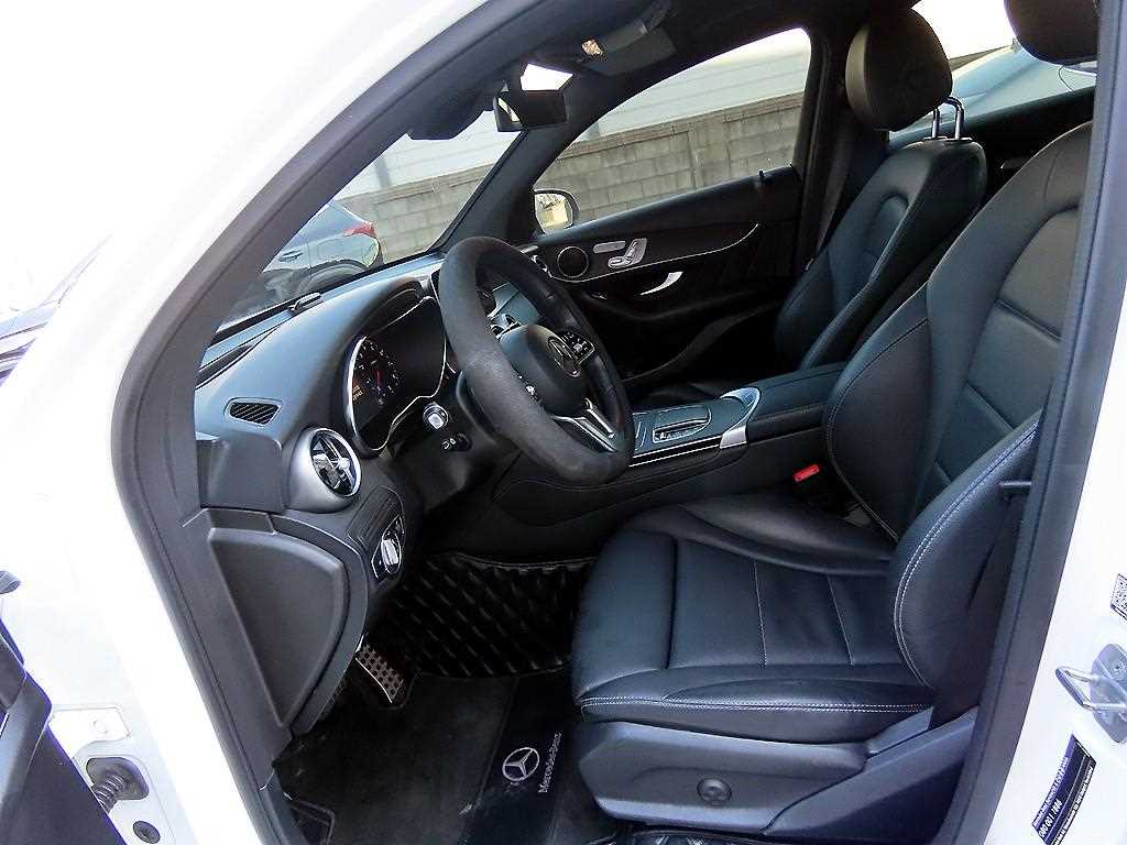 Mercedes Benz GLC Class - Vista 5