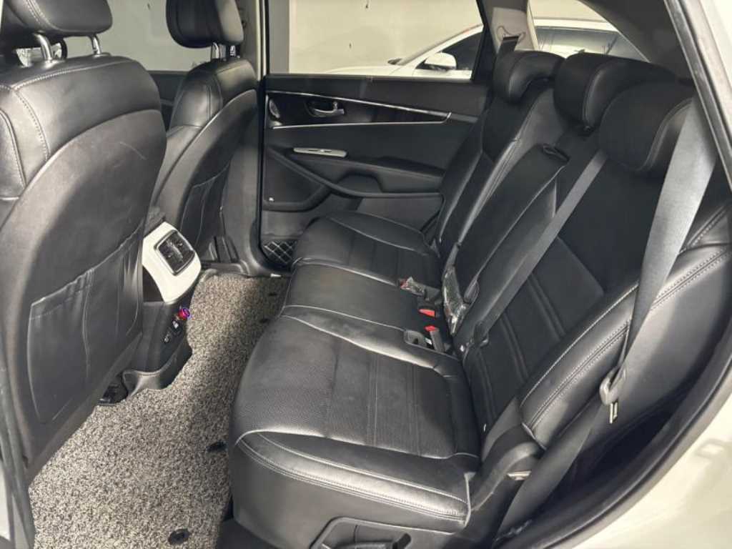 KIA Sorento - Vista 6