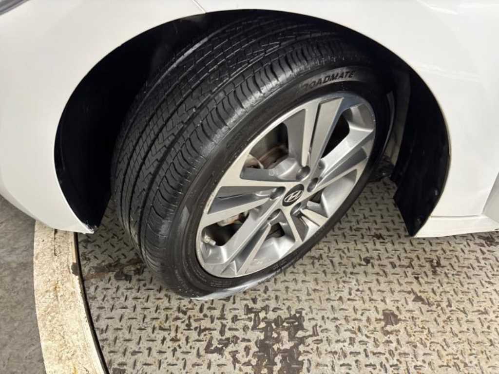 HYUNDAI Avante 2018 Blanco - Importación desde Corea - HF Imports Iquique - Foto 20