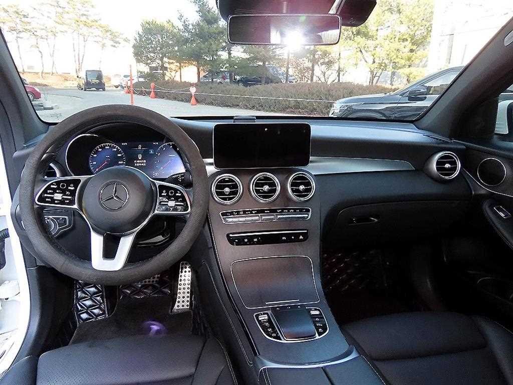 Mercedes Benz GLC Class - Vista 7