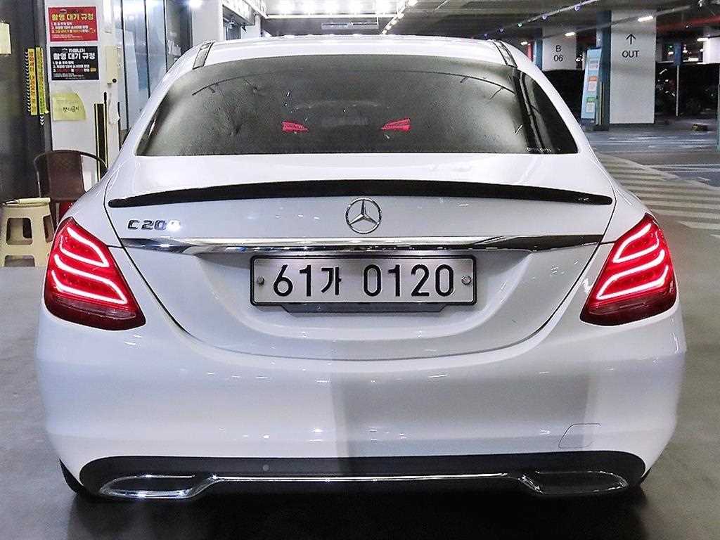 Mercedes Benz C Class - Vista 5