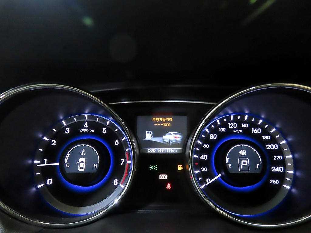 HYUNDAI Sonata - Vista 9