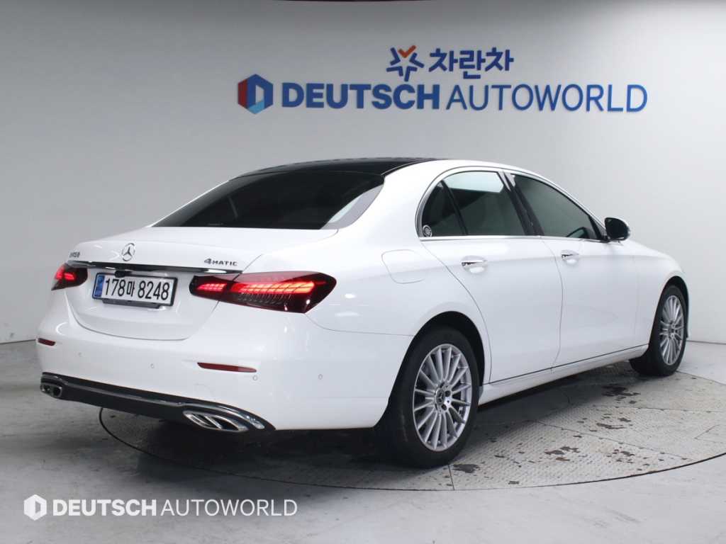 Mercedes Benz E class - Vista 2