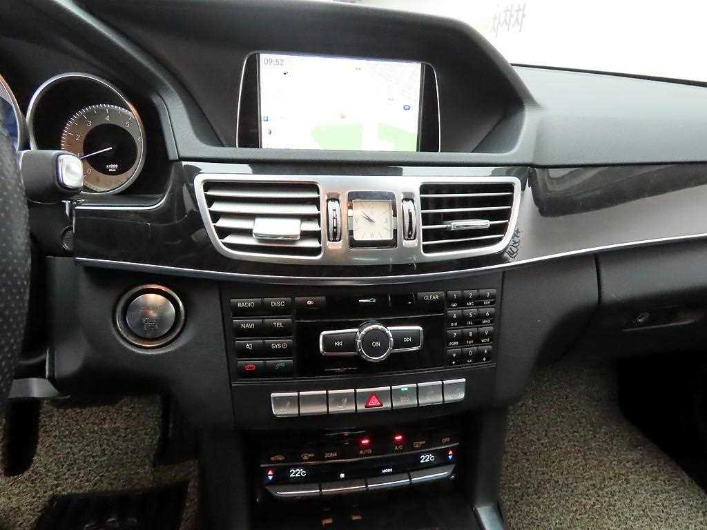 Mercedes Benz E class - Vista 10