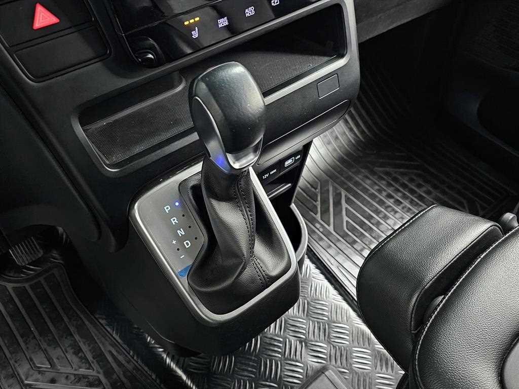 HYUNDAI Staria - Vista 9