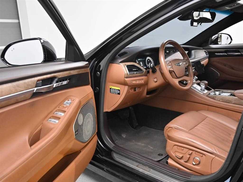 Genesis G90 - Vista 11