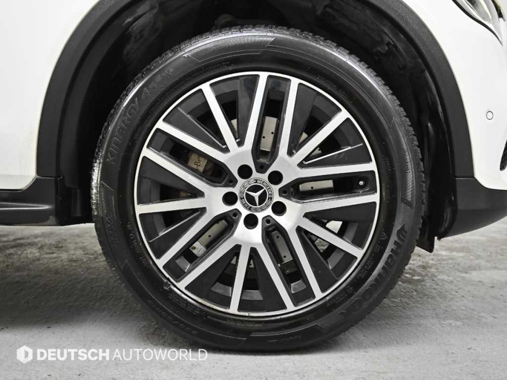 Mercedes Benz GLC Class - Vista 5