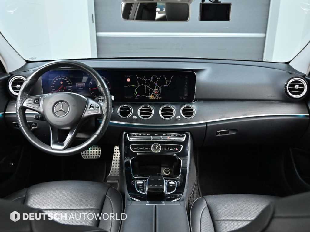 Mercedes Benz E class - Vista 7