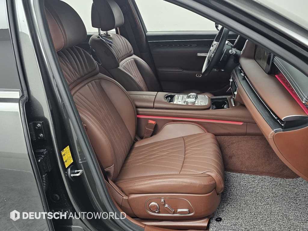 Genesis G90 - Vista 10