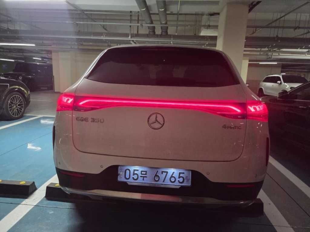 Mercedes Benz EQE - Vista 4