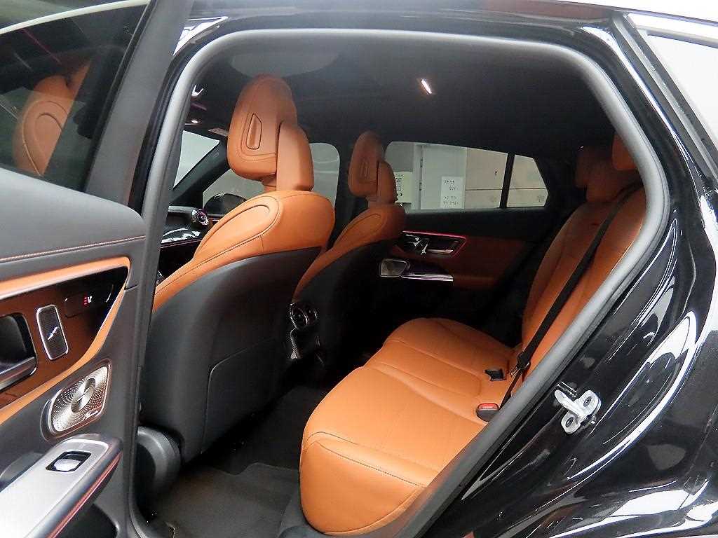 Mercedes Benz GLC Class - Vista 6