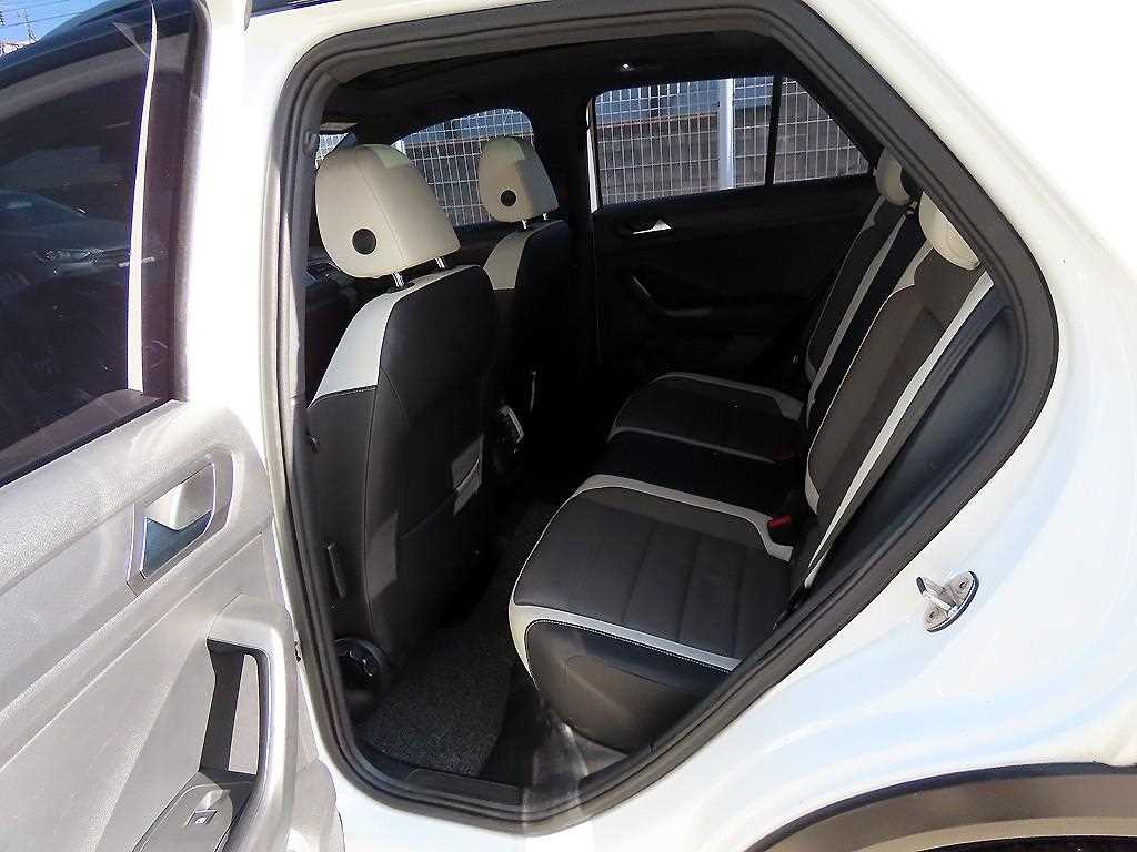 Volkswagen T-Roc - Vista 6