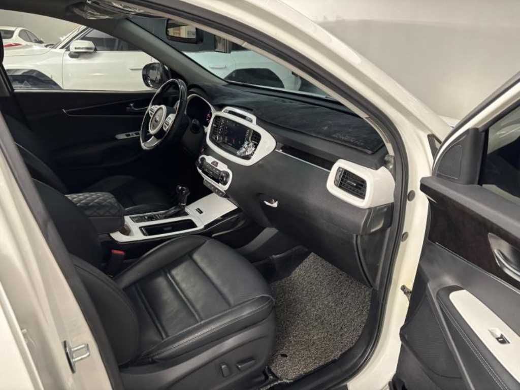 KIA Sorento - Vista 7