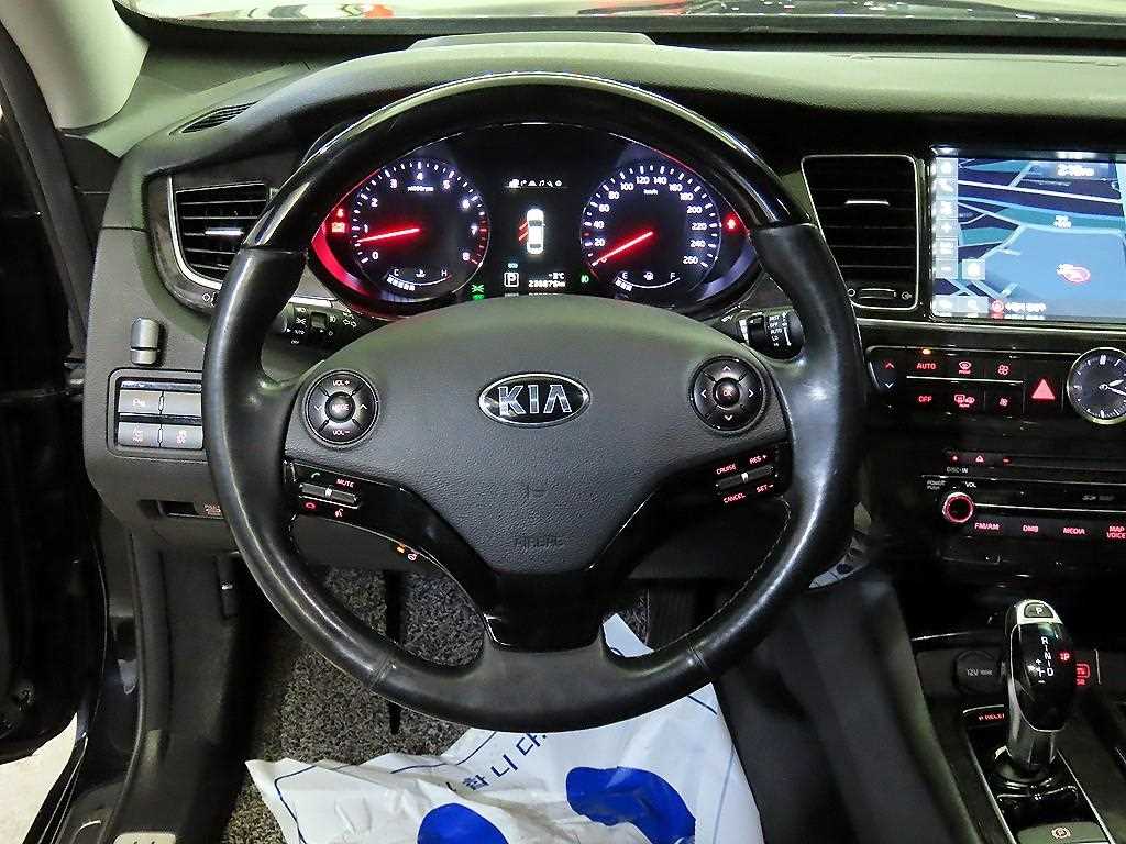 KIA K9 - Vista 8