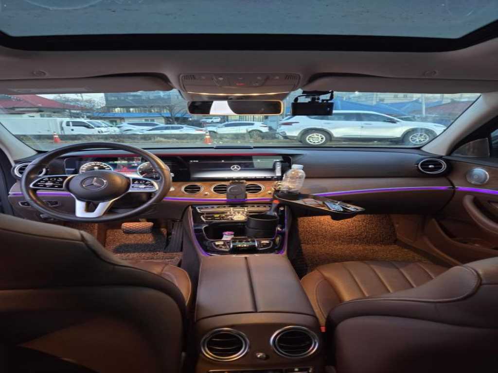 Mercedes Benz E class - Vista 6