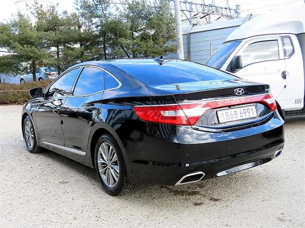 HYUNDAI Grandeur - Vista 3