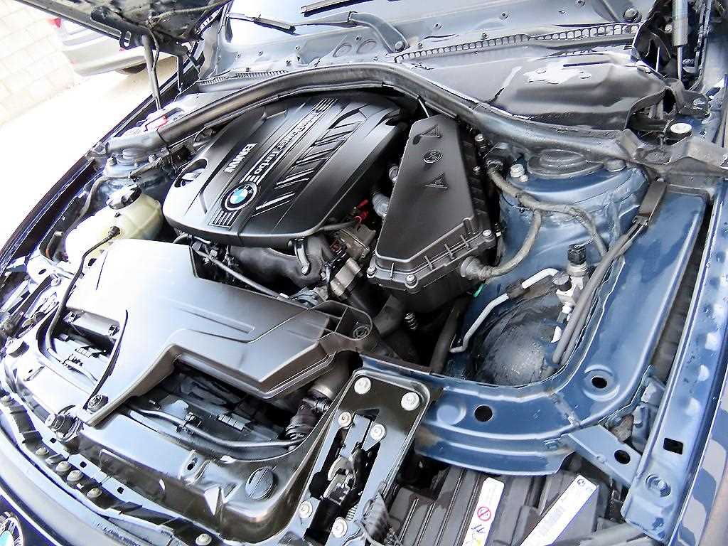 BMW 3 series 2014 Azul - Importación desde Corea - HF Imports Iquique - Foto 19