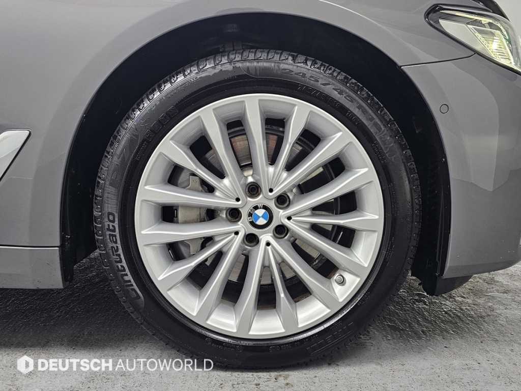 BMW 5 Series - Vista 5