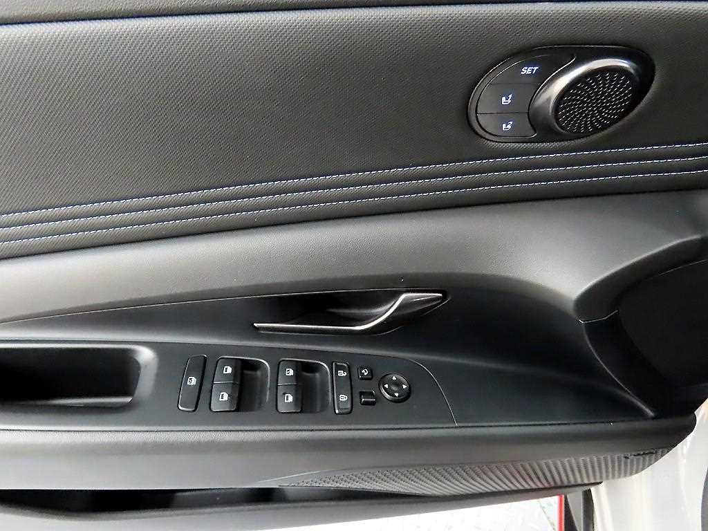 HYUNDAI Avante - Vista 11