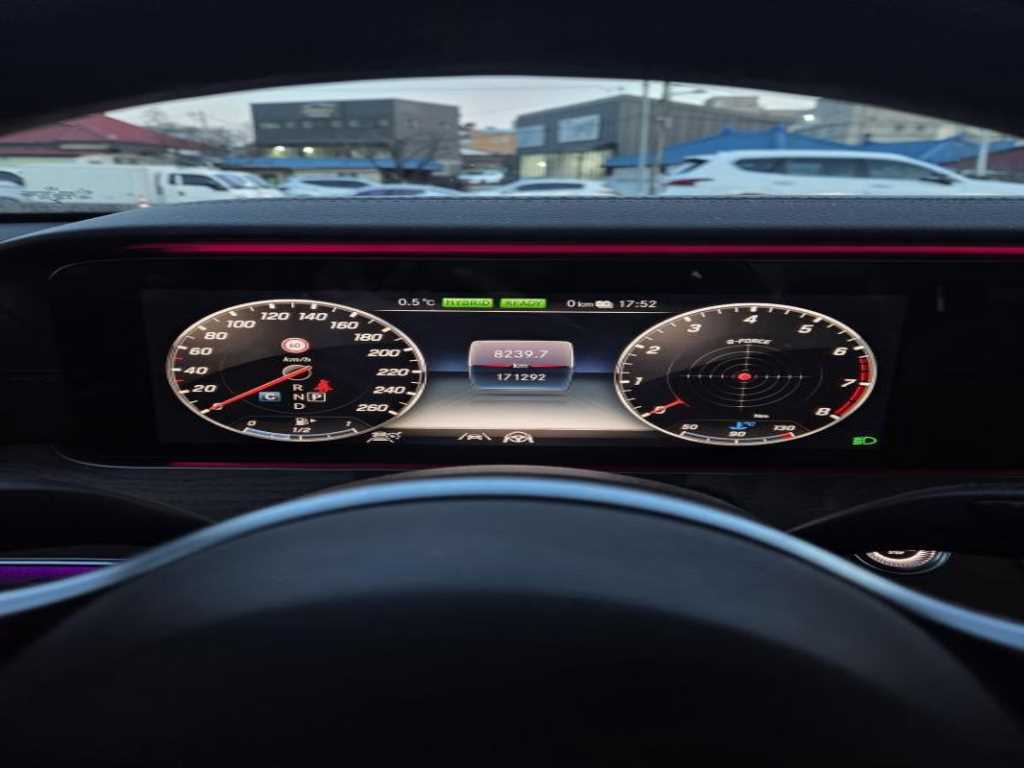 Mercedes Benz E class - Vista 7