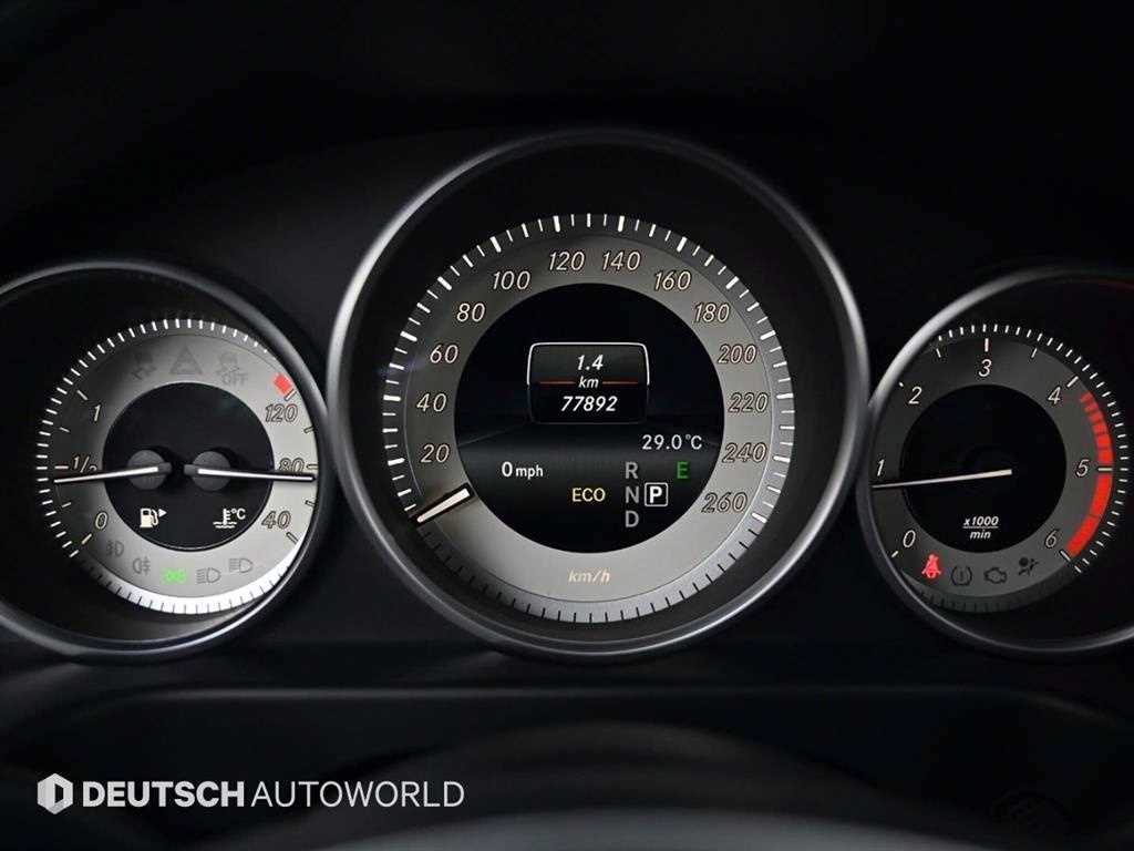 Mercedes Benz E class - Vista 8