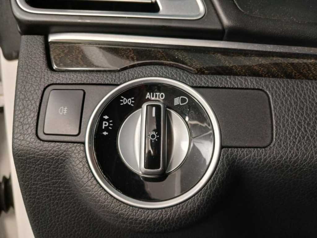 Mercedes Benz E class - Vista 10