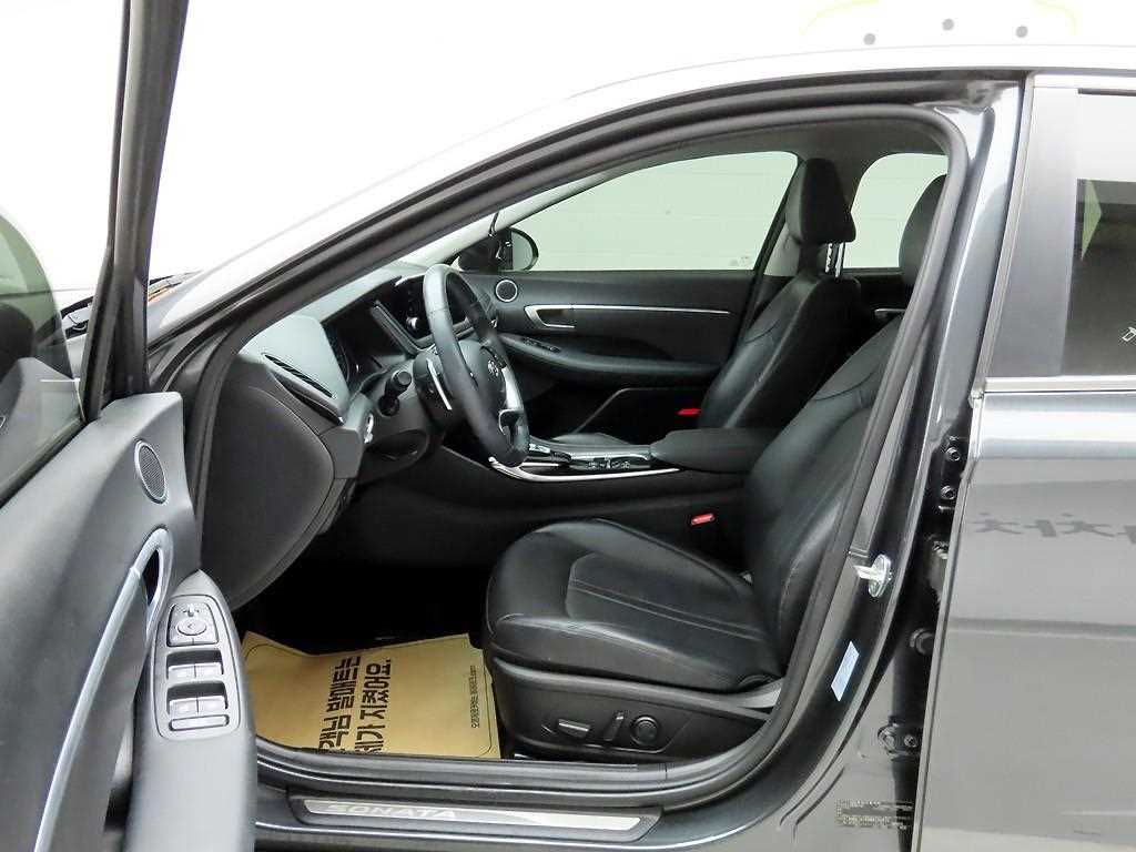 HYUNDAI Sonata - Vista 12