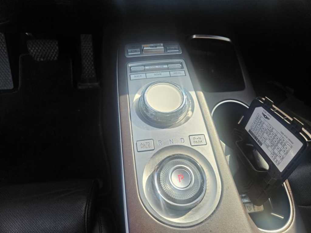 Genesis GV70 - Vista 5