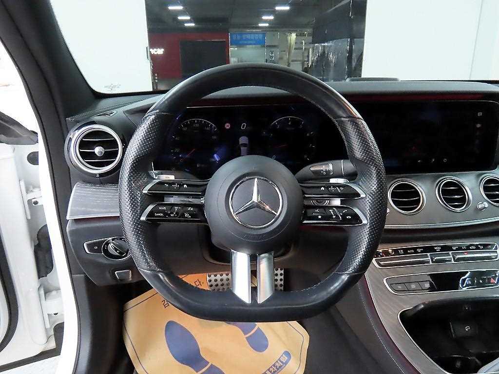 Mercedes Benz E class - Vista 9