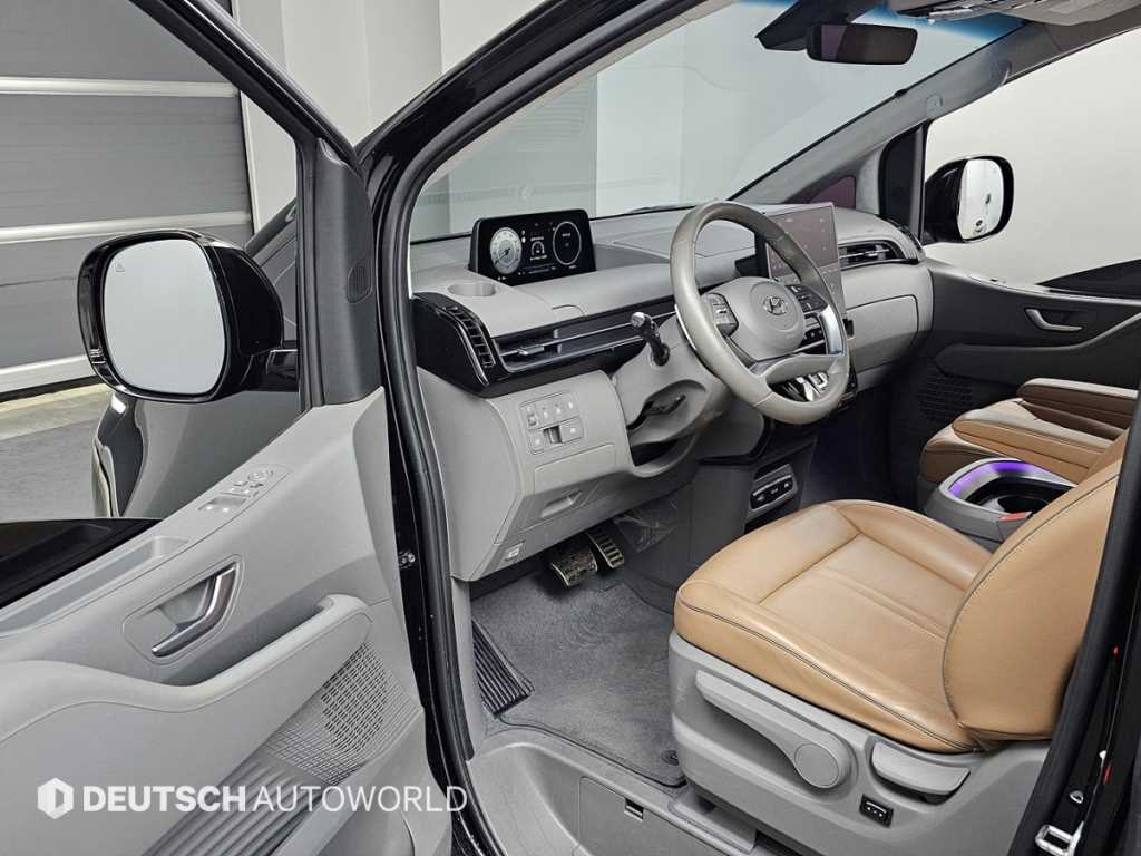 HYUNDAI Staria - Vista 11