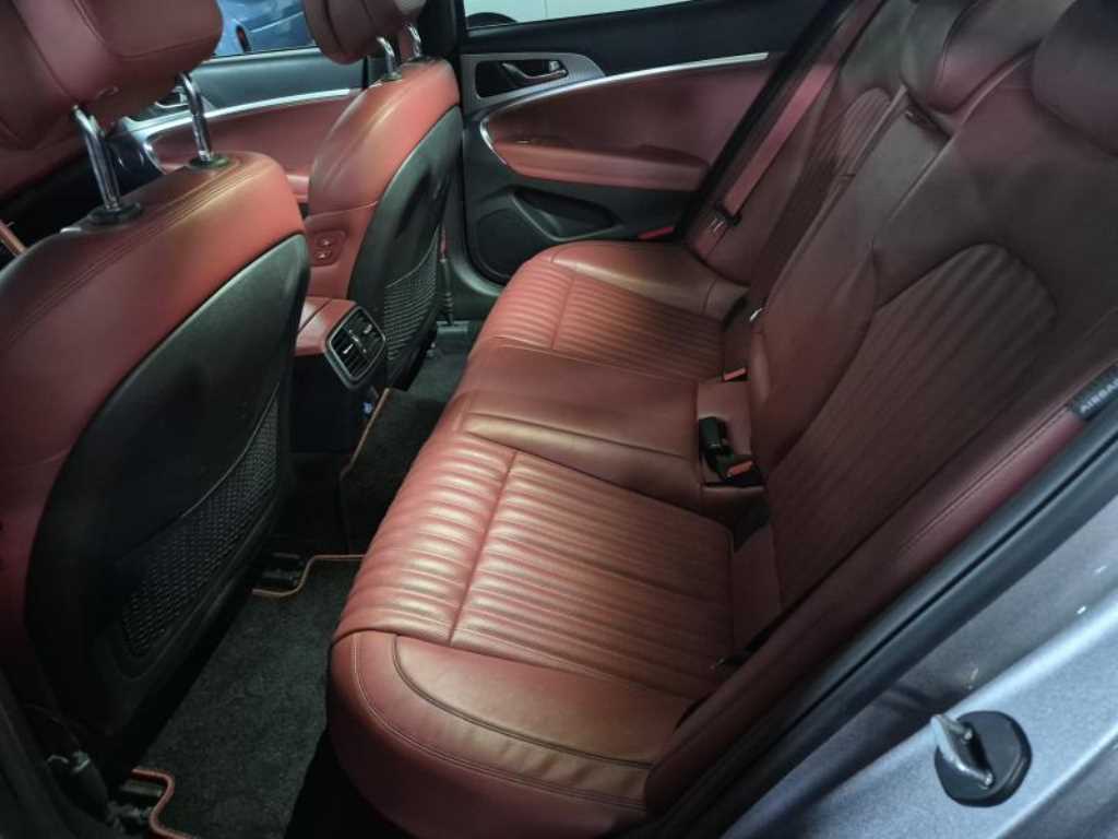 Genesis G70 - Vista 7