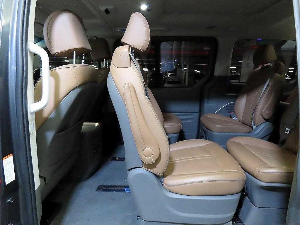 HYUNDAI Staria - Vista 7