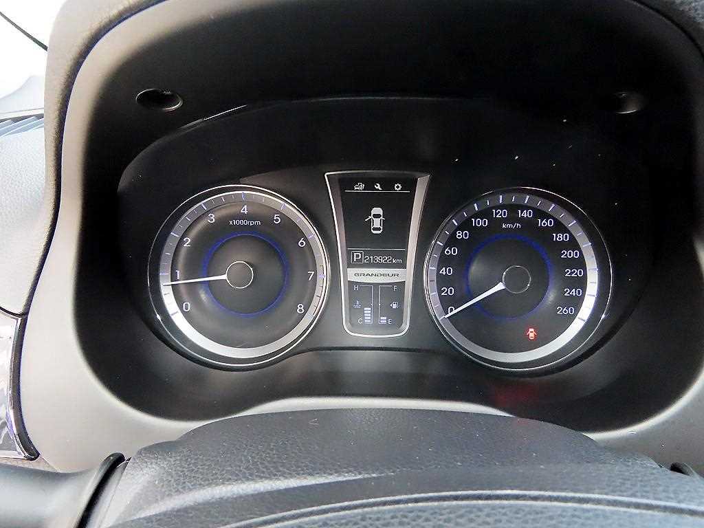 HYUNDAI Grandeur - Vista 9